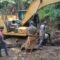 Jaga Alat, Lanjutkan Pekerjaan: Pemeliharaan Excavator di Pattuku oleh Satgas TMMD
