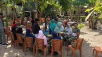 Momen Makan Bersama Satgas TMMD dan Warga di Tadang Palie Saat Pengerjaan Jembatan Momen Makan Bersama Satgas TMMD dan Warga di Tadang Palie Saat Pengerjaan Jembatan