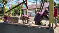 Perbaikan Rumah T.M. Nur Jadi Sasaran Tambahan TMMD Ke-129 di Sarah Raya Perbaikan Rumah T.M. Nur Jadi Sasaran Tambahan TMMD Ke-129 di Sarah Raya