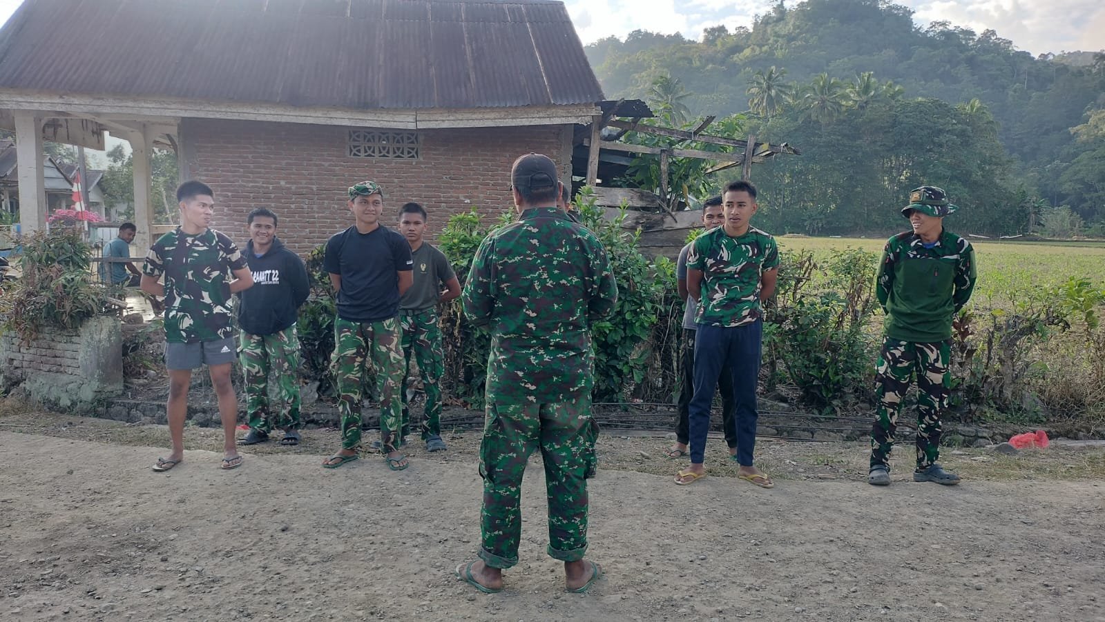 Apel Pagi di Bontocani: Ukur Kesiapan Satgas TMMD Ke-129 Kodim 1407/Bone