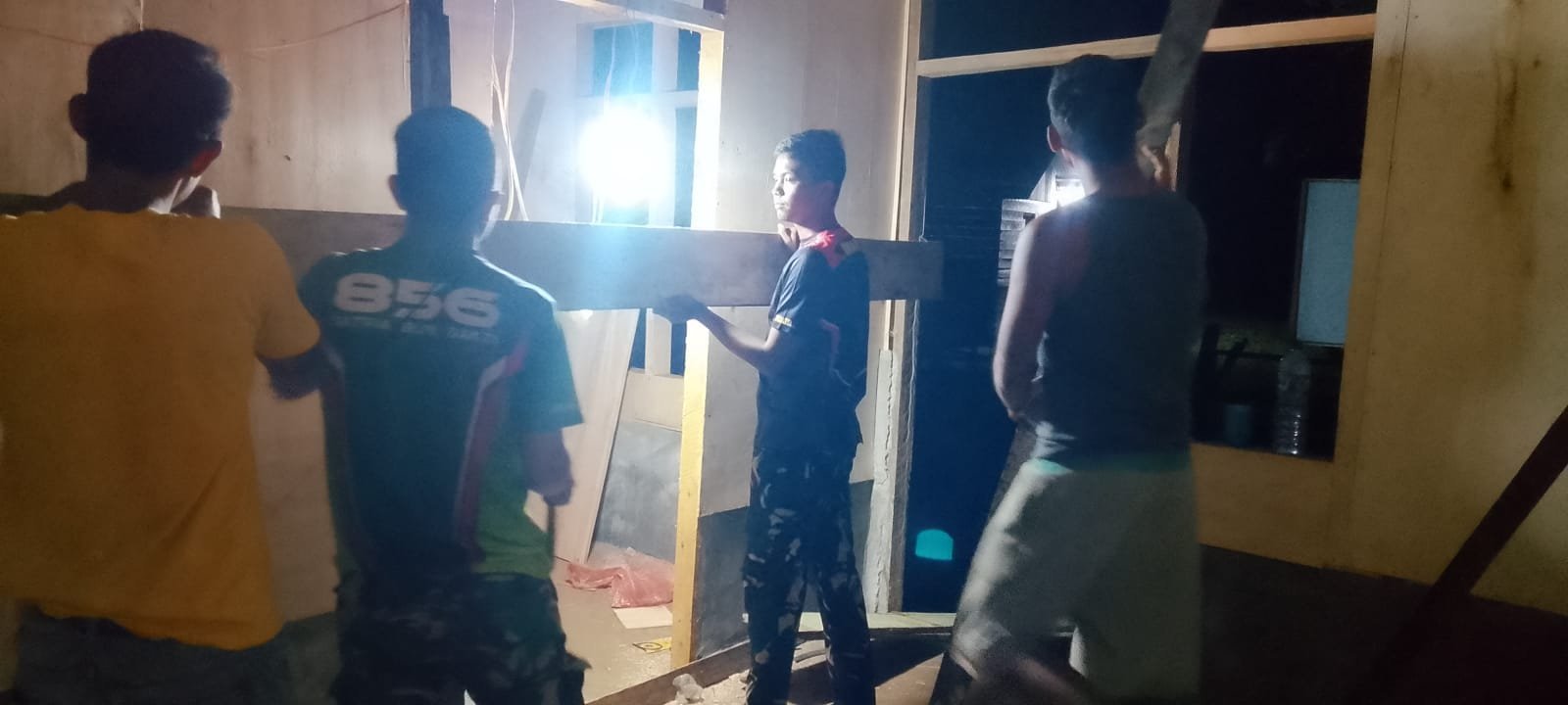 Genjot Penyelesaian, TMMD Aceh Jaya Lakukan Lembur Pembangunan RTLH