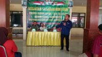 Warga Parangjoro Diberi Edukasi 'Sehat Diawali dari Saya' oleh Tenaga Kesehatan dan TNI Warga Parangjoro Diberi Edukasi 'Sehat Diawali dari Saya' oleh Tenaga Kesehatan dan TNI