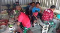 Kunjungan Satgas TMMD Bikin Warung Bu Marni Parangjoro Ramai Pembeli