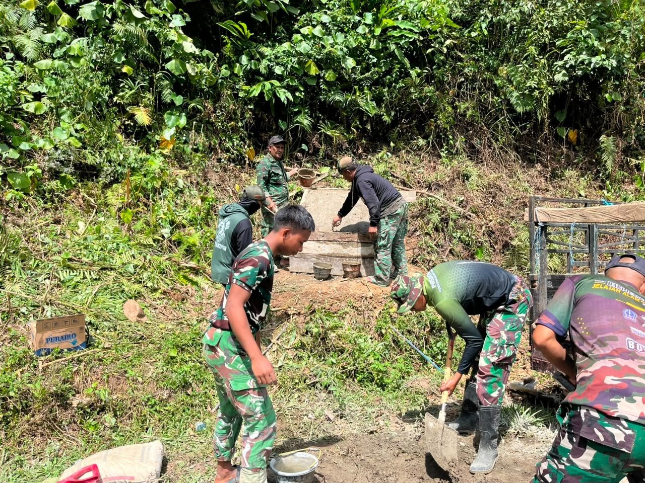 Di Pattuku, TMMD ke-129 Pasang Prasasti untuk Menandai Sasaran Peningkatan Jalan