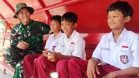 Obrolan Santai Satgas TMMD dengan Murid SDN Parangjoro 2 Tekankan Pentingnya Sekolah Obrolan Santai Satgas TMMD dengan Murid SDN Parangjoro 2 Tekankan Pentingnya Sekolah