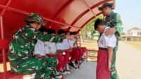 Prajurit TMMD Sapa Pelajar Parangjoro, Ajak Mereka Berani Bermimpi
