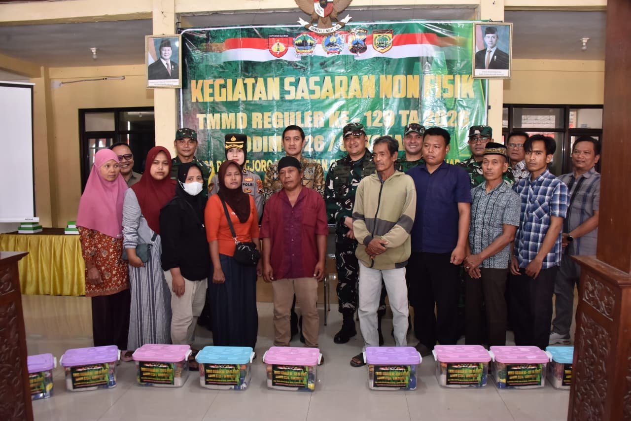 Sasaran Nonfisik TMMD: Sembako Diserahkan Saat Kunjungan Wasev di Parangjoro