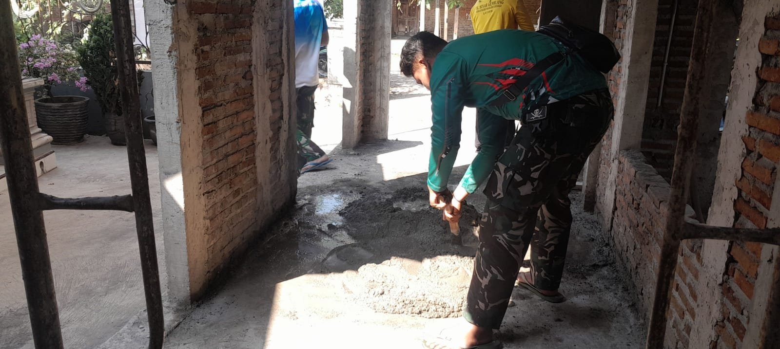 Pekerjaan Interior Masjid Al-Mubaroq di Parangjoro Dimatangkan