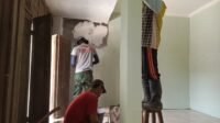 Wajah Baru di Depan, Atap Belakang Rumah Subani Mulai Dibongkar