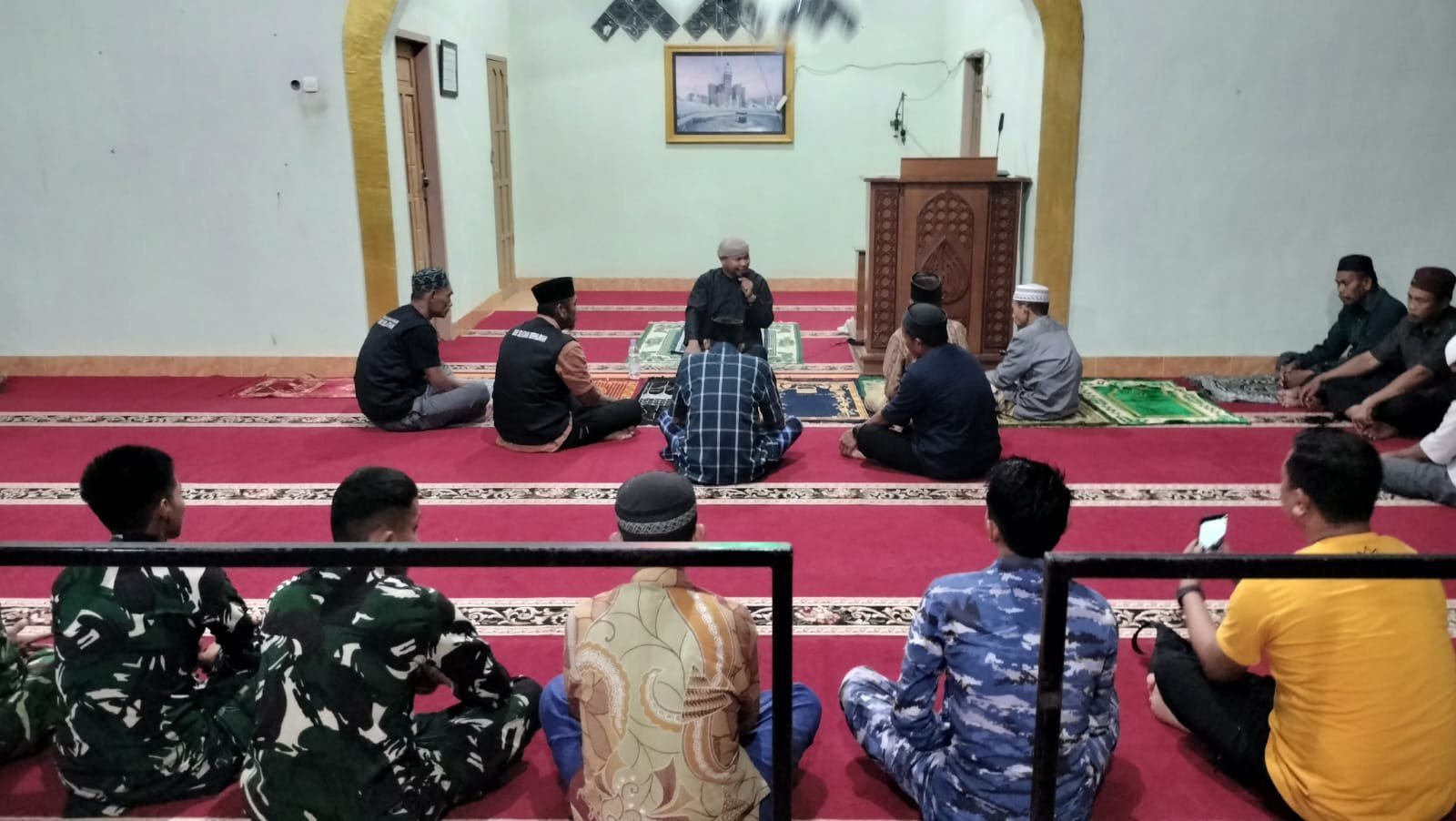 Doa Bersama di Masjid Jami’ Nurul Huda Pererat Hubungan Warga Pattuku dan Satgas TMMD