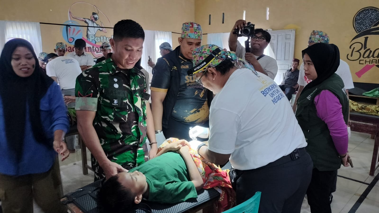 Bakti Kesehatan TMMD: Sunat Massal untuk Masyarakat Desa Pattuku