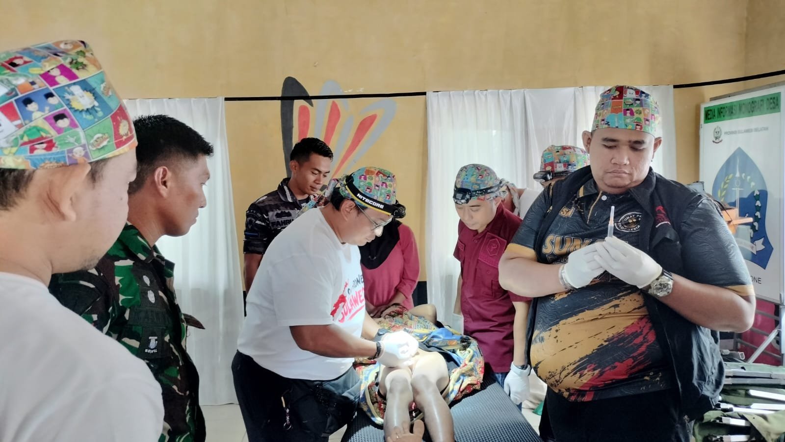 Aula Kantor Desa Jadi Sentra Sunat Massal dalam Rangka TMMD 129