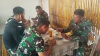 Sejenak Berhenti: Kebiasaan Makan Siang Satgas TMMD di Parangjoro