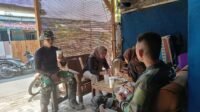 Satgas TMMD dan Warga Ngobrol Santai di Kedai Fia Parangjoro Satgas TMMD dan Warga Ngobrol Santai di Kedai Fia Parangjoro