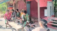 Di Parangjoro, Istirahat Jadi Waktu Berbagi Cerita Antara Warga dan Satgas Di Parangjoro, Istirahat Jadi Waktu Berbagi Cerita Antara Warga dan Satgas