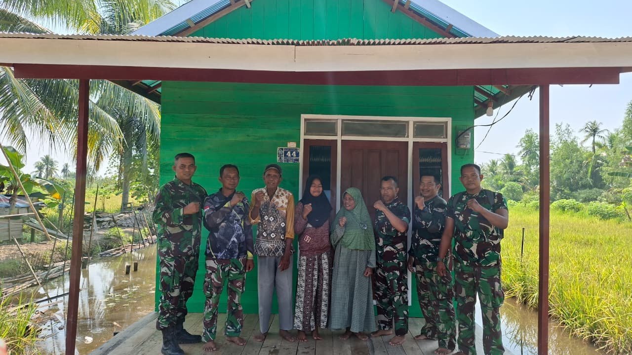Perbaikan Rumah oleh Satgas TMMD Ke-129 Bawa Lega untuk Warga Tamban Bangun