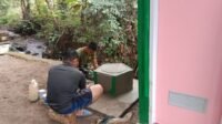 Prasasti Jadi Bukti Selesainya Pembangunan Jamban di Desa Langi Prasasti Jadi Bukti Selesainya Pembangunan Jamban di Desa Langi