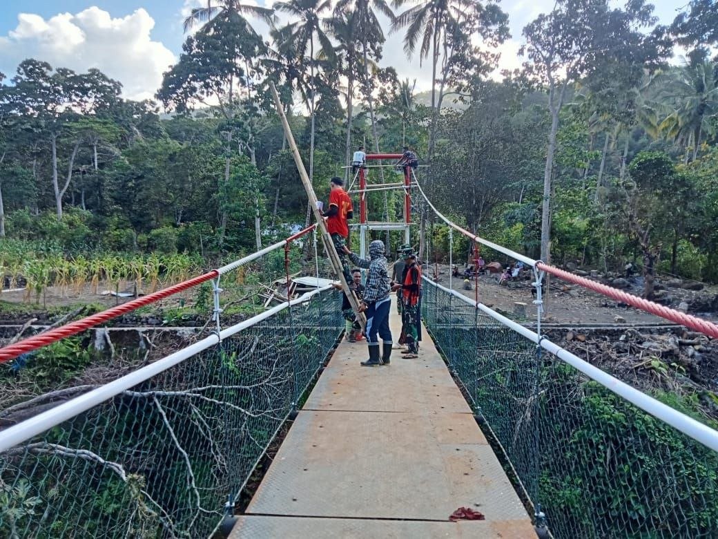 Prasasti Menutup Pekerjaan, Jembatan Gantung Pattuku-Lemo Hampir Rampung