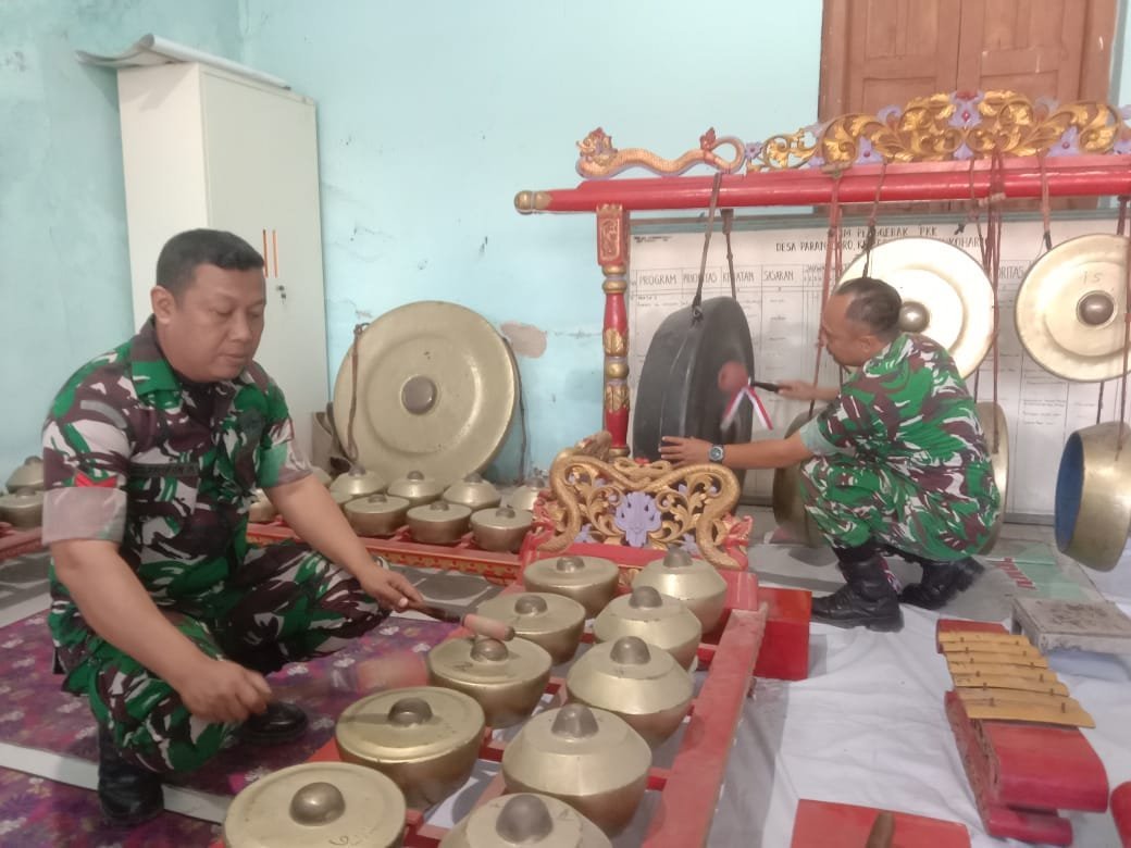 Jelang Penutupan, Satgas TMMD 0726/Sukoharjo Uji Coba Gamelan di Lapangan