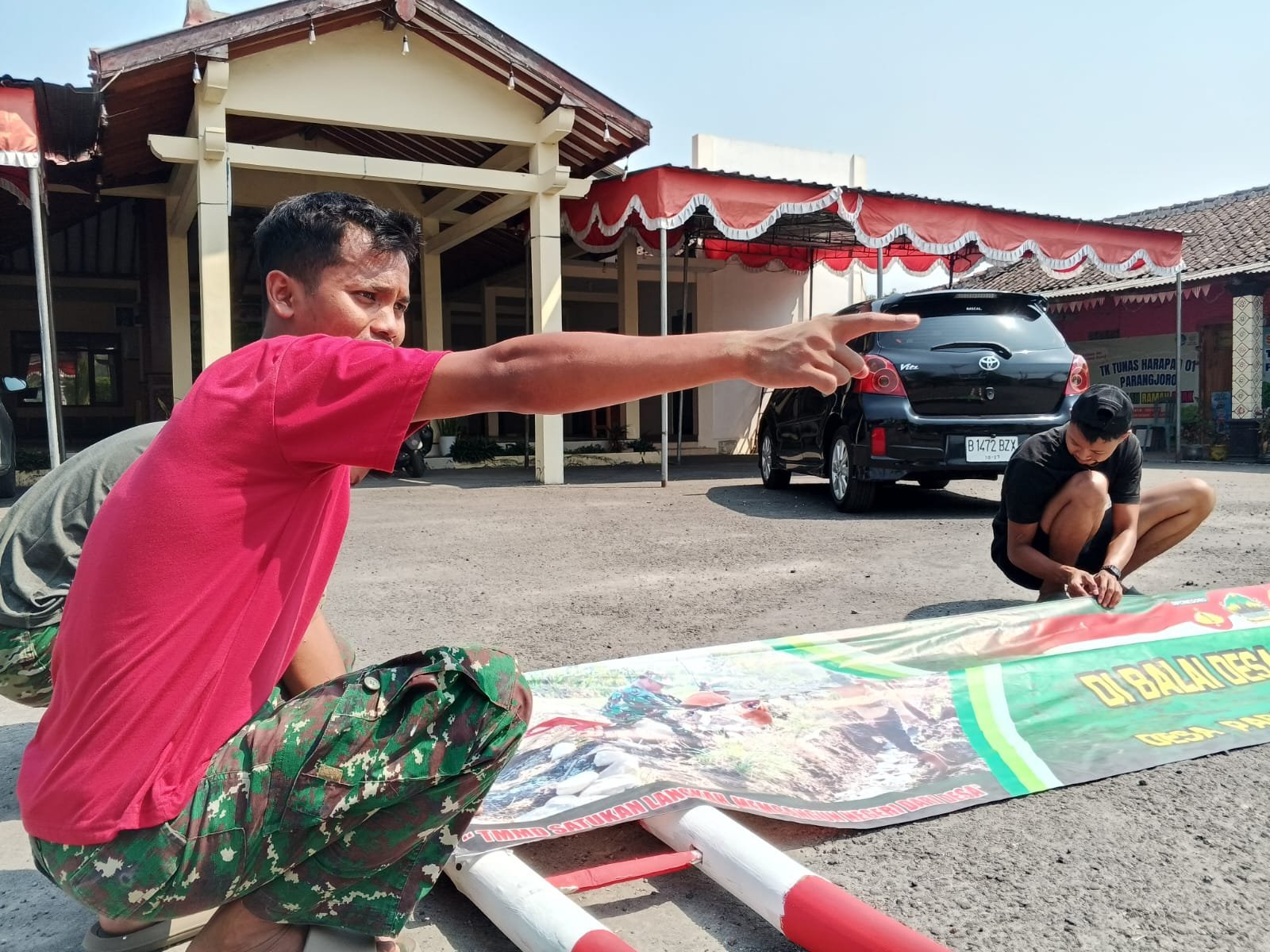 Penataan Balai Desa Parangjoro Jelang Penutupan TMMD Kodim 0726/Sukoharjo