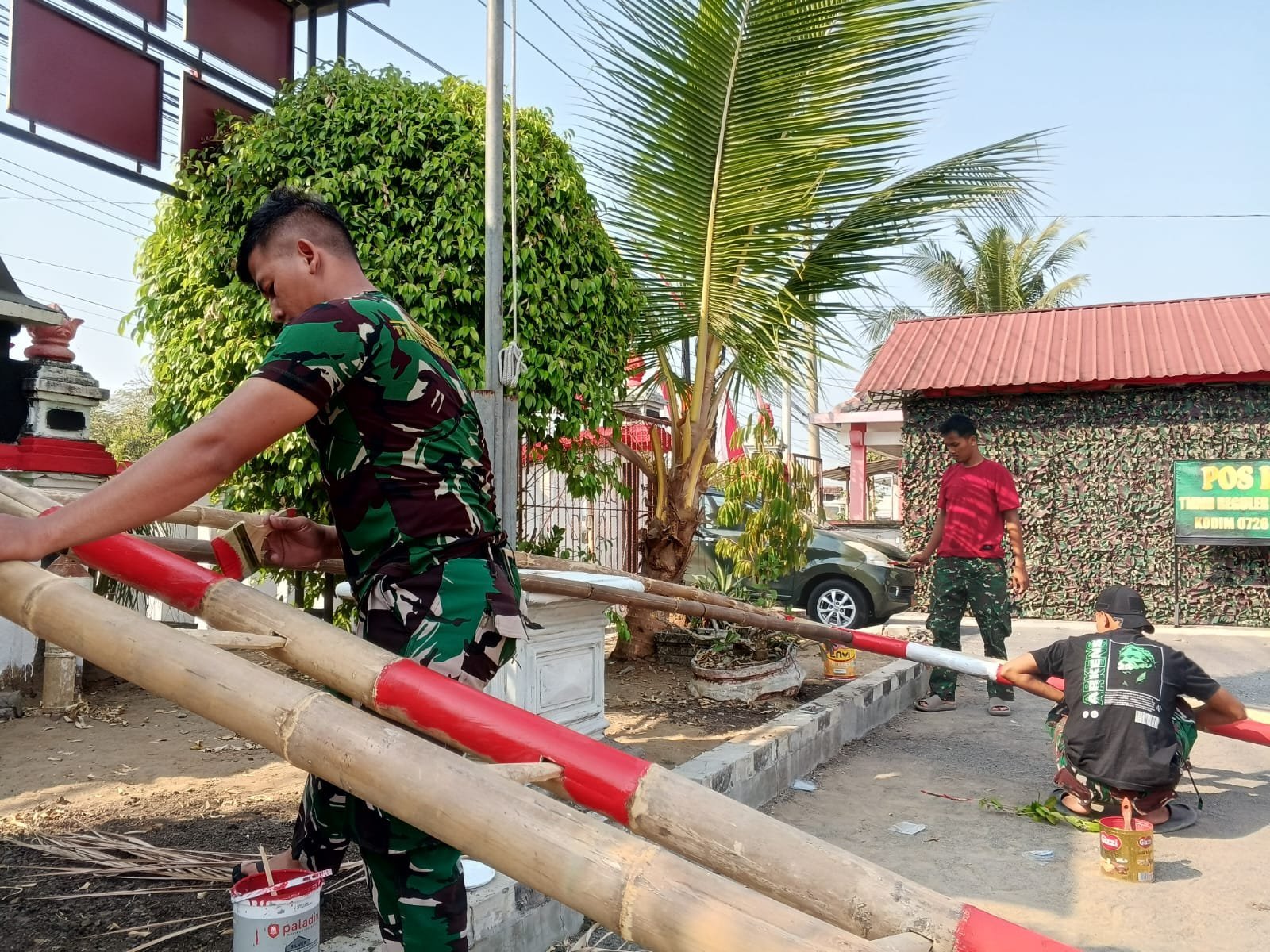 Rangkaian Penutupan TMMD Ke-129, Balai Desa Parangjoro Dibersihkan dan Dibenahi