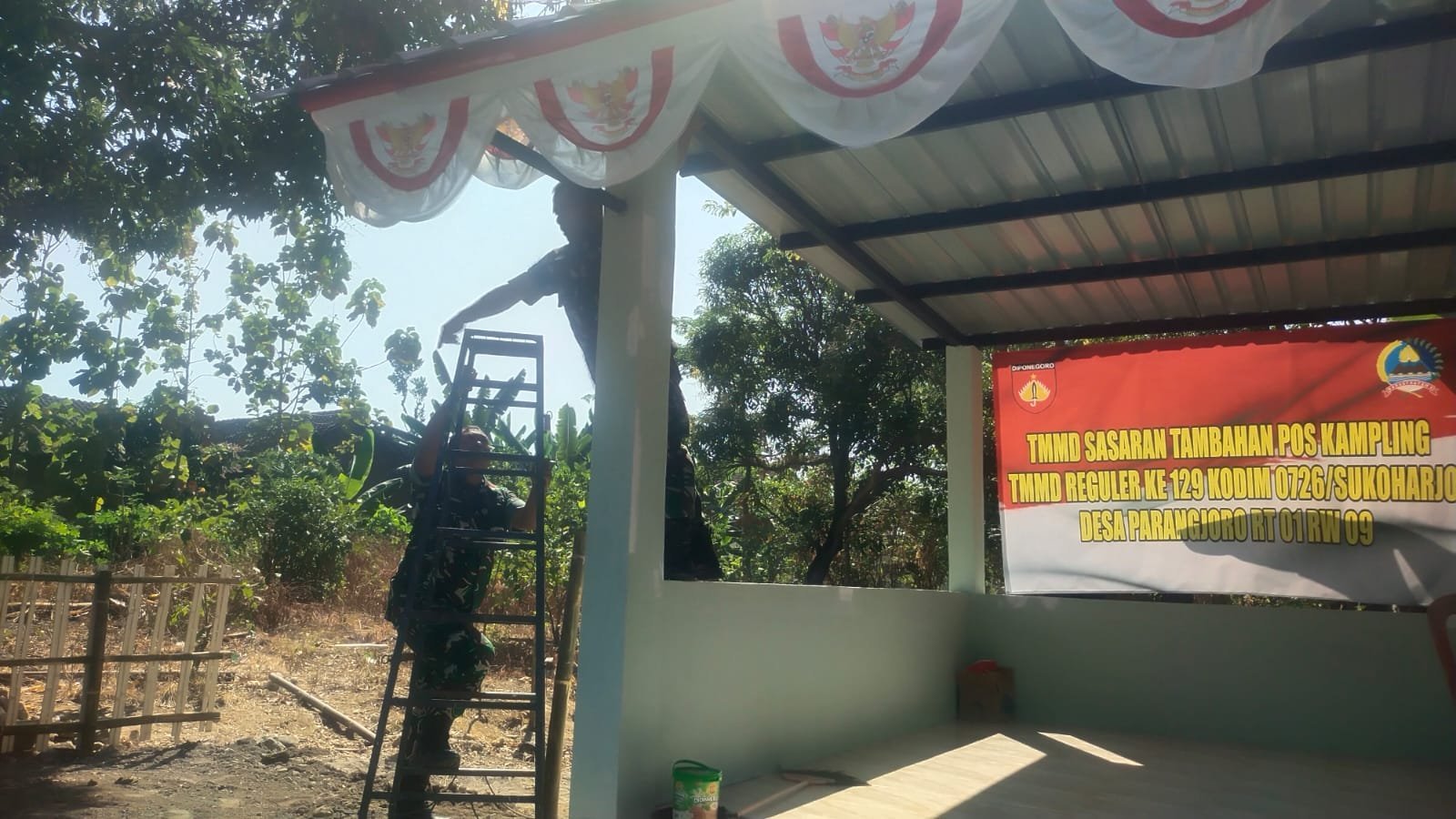 Tahap Akhir Pembangunan Pos Siskamling di Parangjoro Siap Dirampungkan