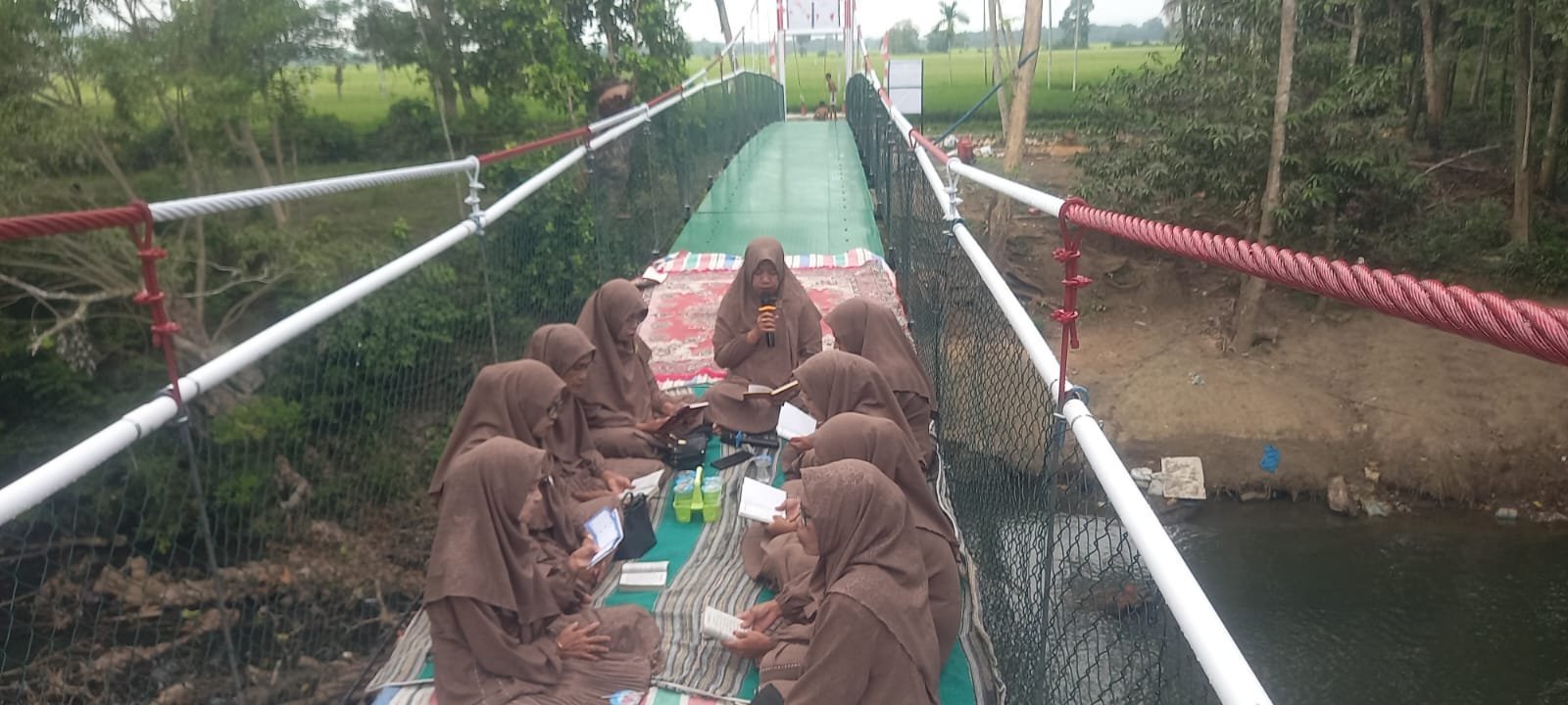 Tahlilan di Atas Jembatan: Warga Sibulue Syukuri Pembangunan TMMD