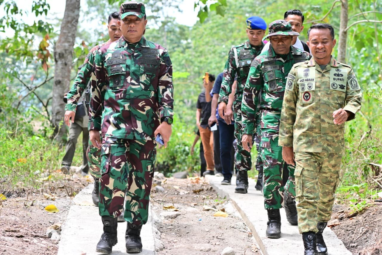 Usai Penutupan TMMD, Danrem dan Dandim Tinjau Rumah RTLH dan Infrastruktur di Patukku