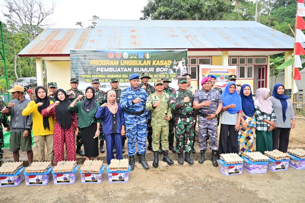 Bingkisan Sembako Kodim 1407/Bone Ikut Meramaikan Penutupan TMMD ke-129