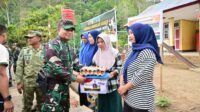 Paket Sembako untuk Warga Bontocani dari Kodim 1407/Bone saat Penutupan TMMD ke-129