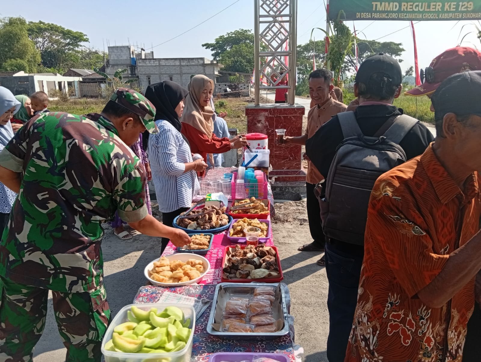 Penutupan TMMD Ke-129 di Parangjoro Diselingi Festival Jajanan Warga