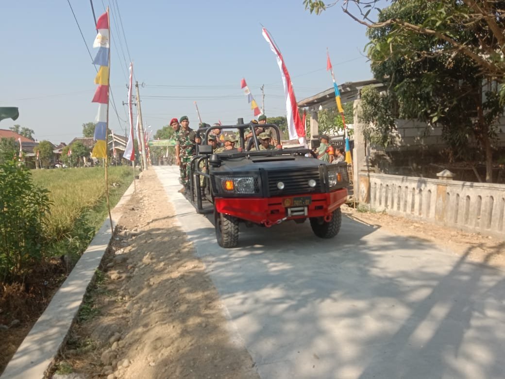 Irdam IV/Diponegoro Resmikan Jalan Beton Hasil TMMD di Desa Parangjoro