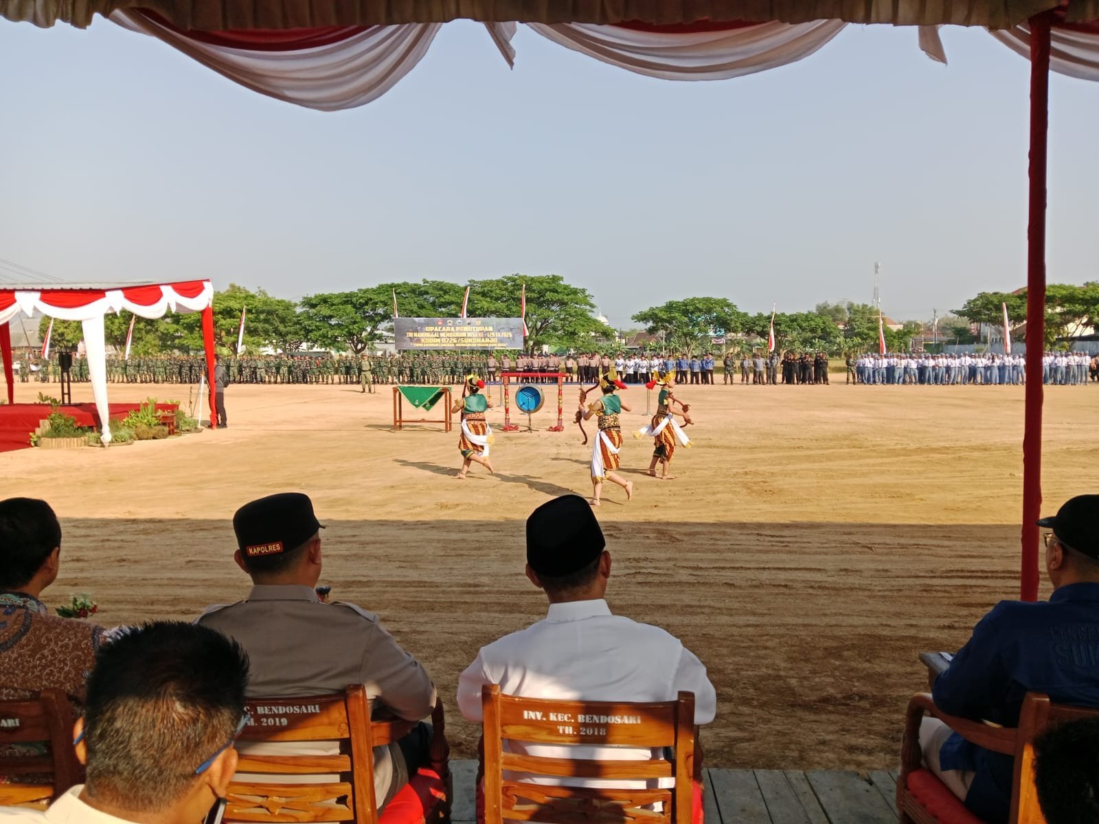 Tarian Adat Warnai Penutupan TMMD Reguler Ke-129 Kodim 0726/Sukoharjo di Desa Parangjoro