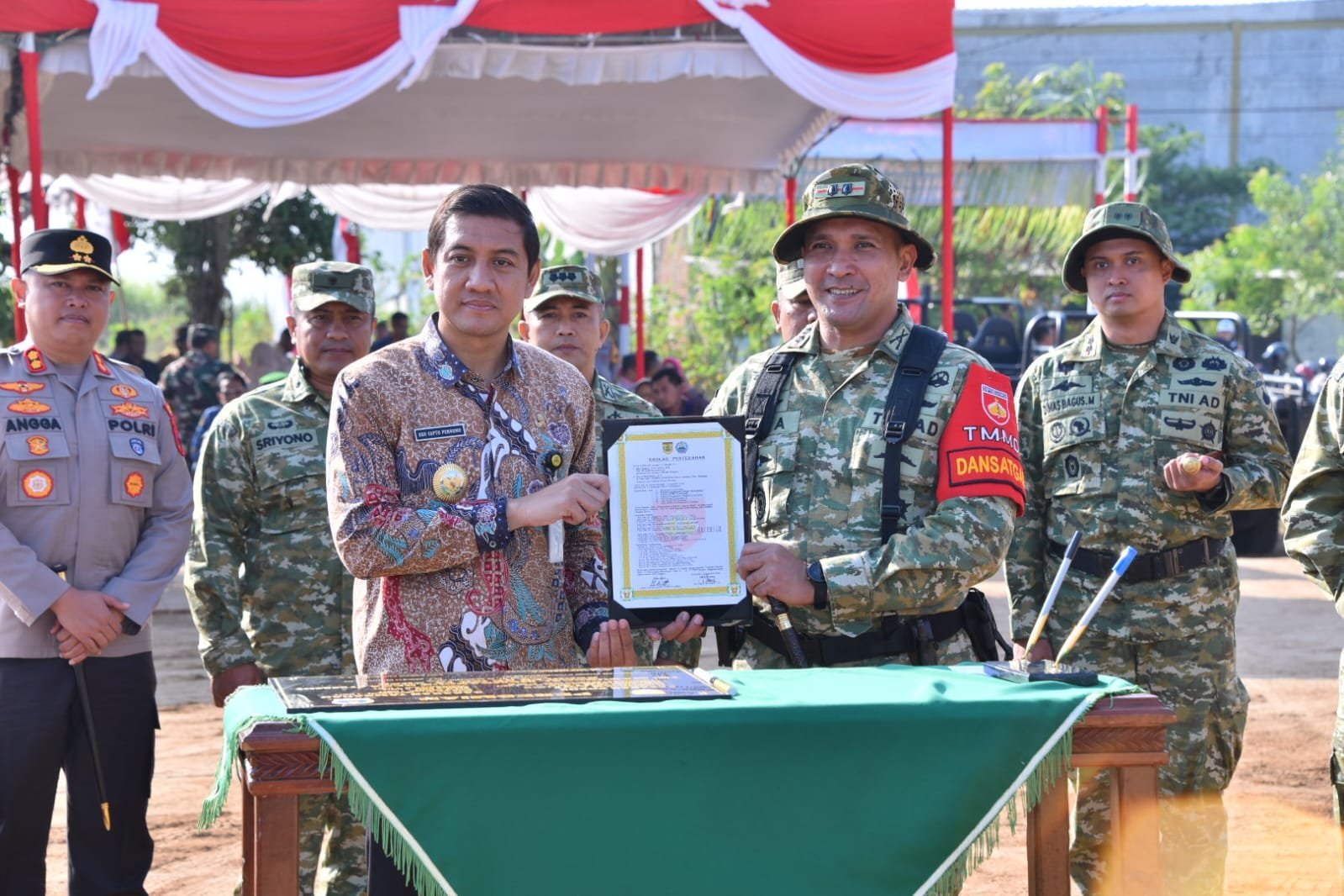 Rangkaian TMMD Reguler Ke-129 Sukoharjo Ditutup, Naskah Hasil Diserahkan ke Pemda