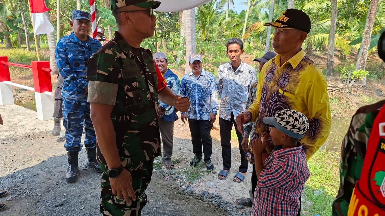 Irdam Hadir, Warga Antusias Menyambut di Lokasi TMMD Kodim 1005