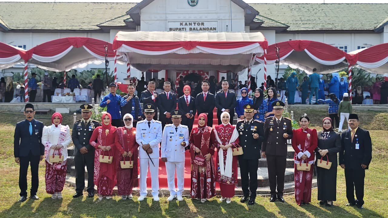 Pengibaran Merah Putih HUT RI ke-81 di Balangan Diikuti Dandim 1001/HSU-BLG