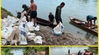 Penyeberangan Material Jadi Kunci, TNI-Warga Genjot Pembangunan Jembatan Cibubukan-Serasah Penyeberangan Material Jadi Kunci, TNI-Warga Genjot Pembangunan Jembatan Cibubukan-Serasah