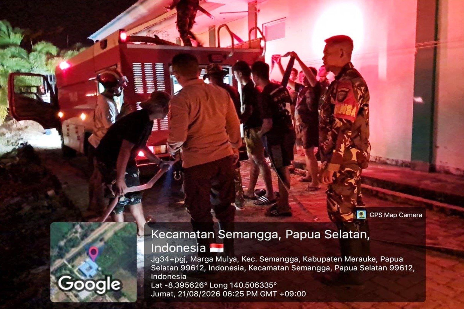 Sigap, Tim Kodim 1707/Merauke dan Babinsa Padamkan Kebakaran Lahan H. Riono