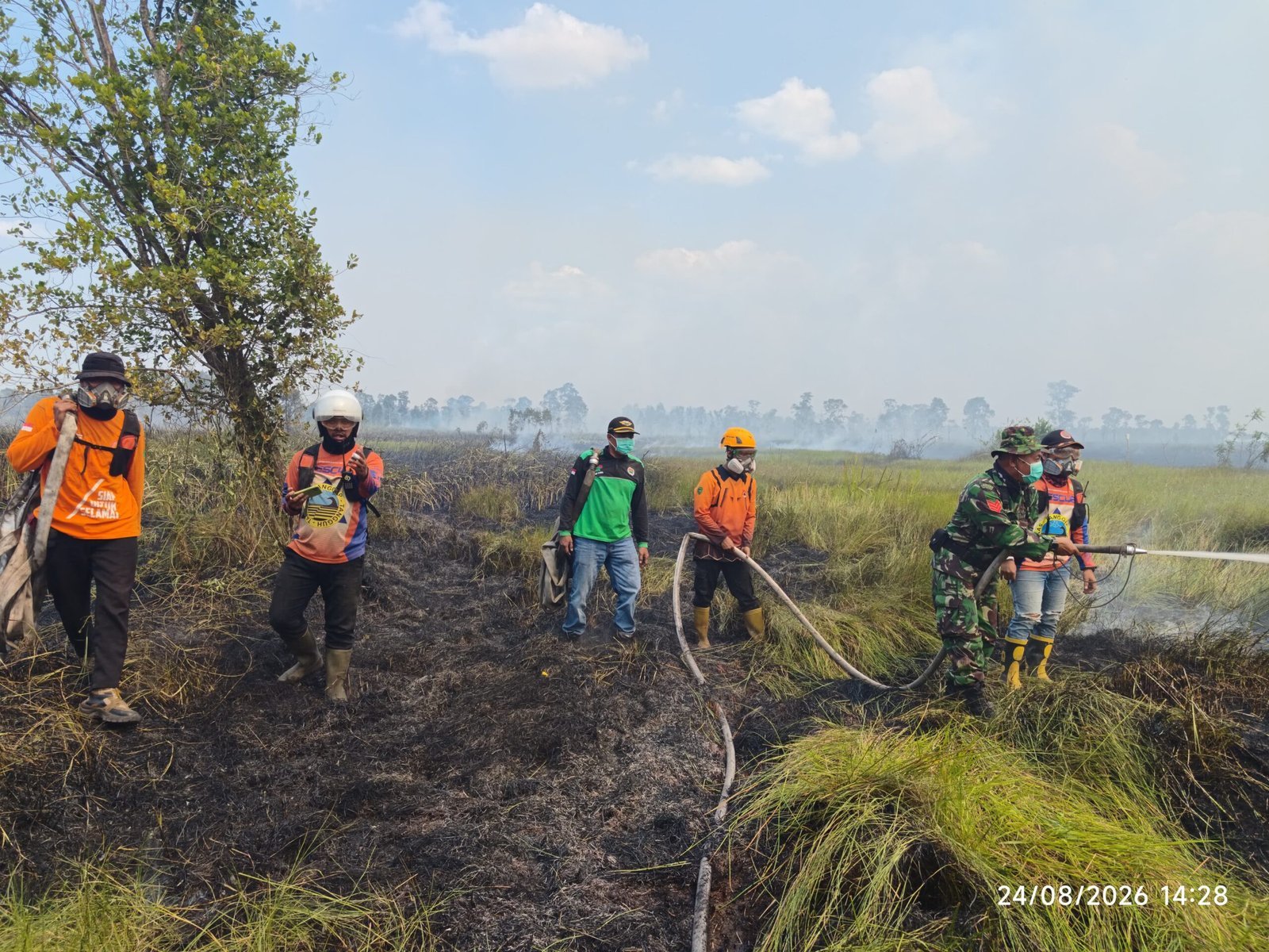 Padamkan Karhutla di Masta, TRC BPBD dan TNI Kendalikan Api di 3 Hektare Lahan
