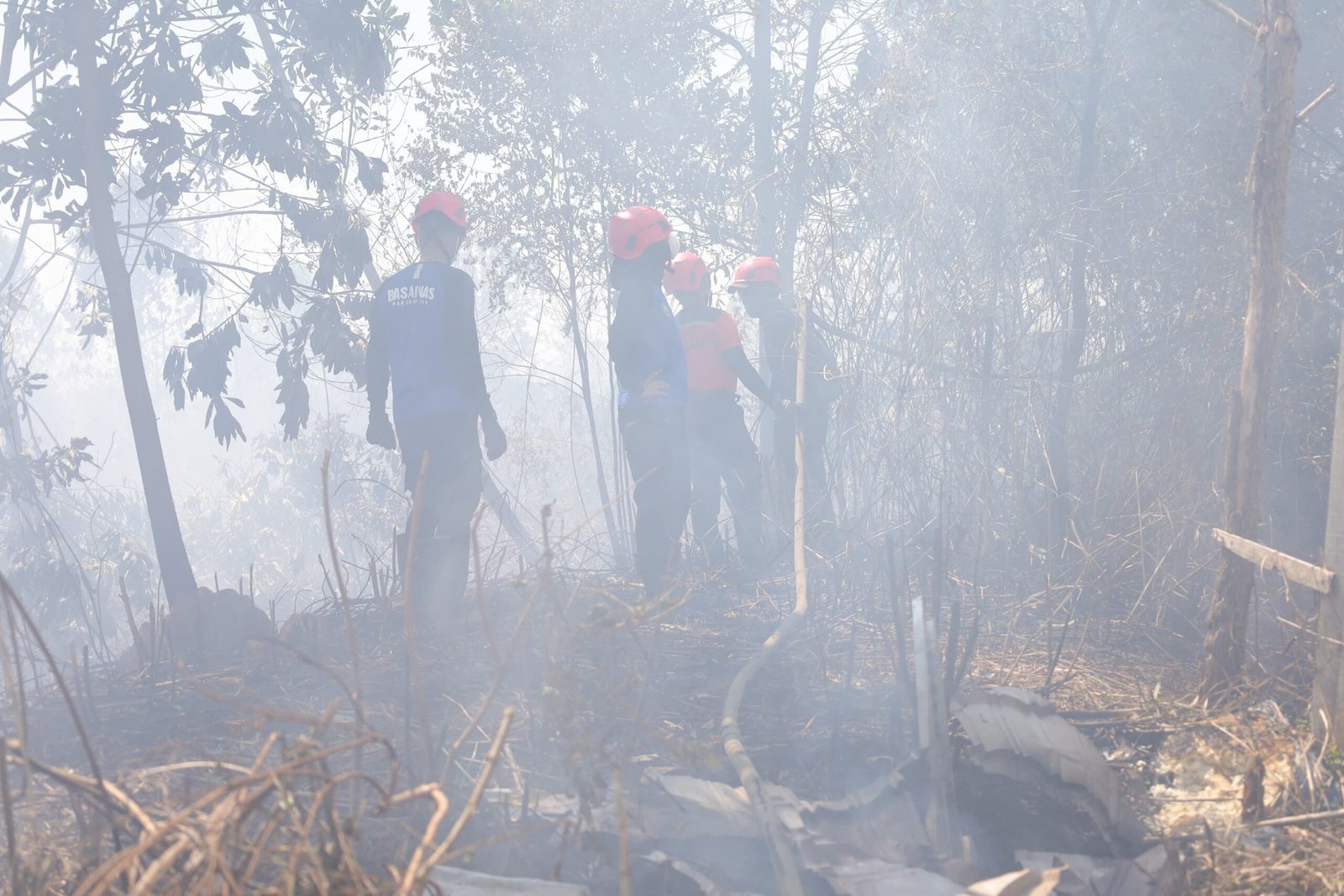Landasan Ulin Dilanda Karhutla 10 Hektare, 13 Personel Kodim 1006/Banjar Turun