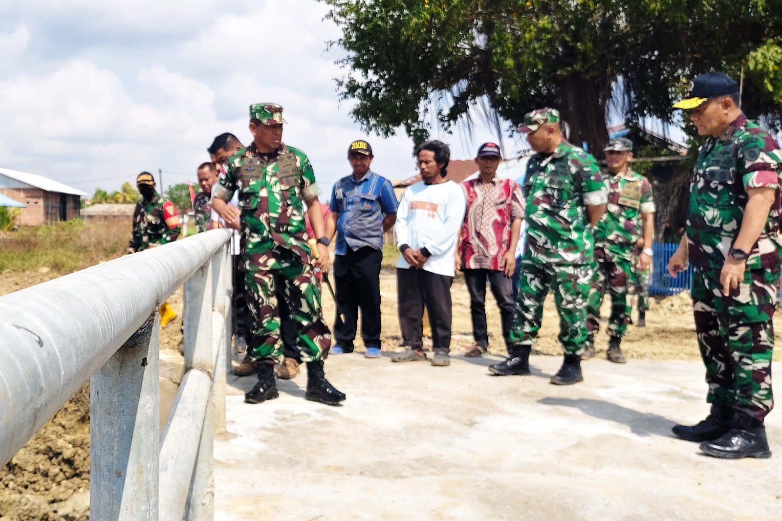 Inspeksi Pangdam: Empat Jembatan Aramco di Waninggap Say Hampir Rampung
