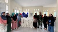 Distribusi Beras Bulog di Susuk Dalam dan Susuk Tengah Didampingi Babinsa