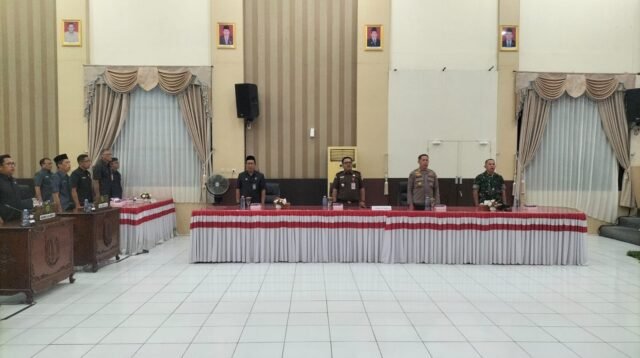 Danramil Hadiri Paripurna DPRD HSU, Lima Raperda Dibahas
