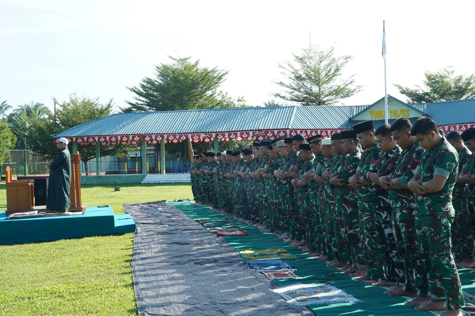 Salat Istisqa di Lapangan Yonif 116, Korem 012/Teuku Umar Mohon Hujan
