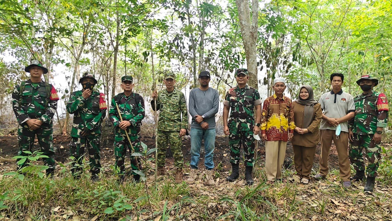 Tim Mabes TNI-Mabesad Datangi Lokasi Karhutla di Batumandi