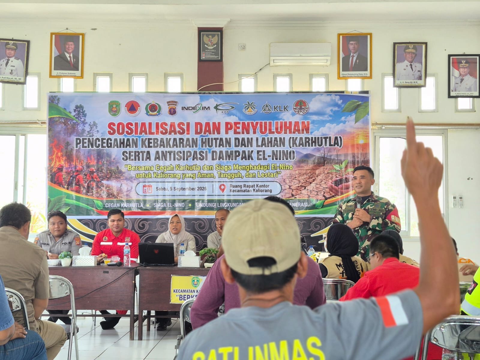 Sosialisasi Karhutla di Kaliorang: Babinsa Hadir Bersama Instansi Terkait