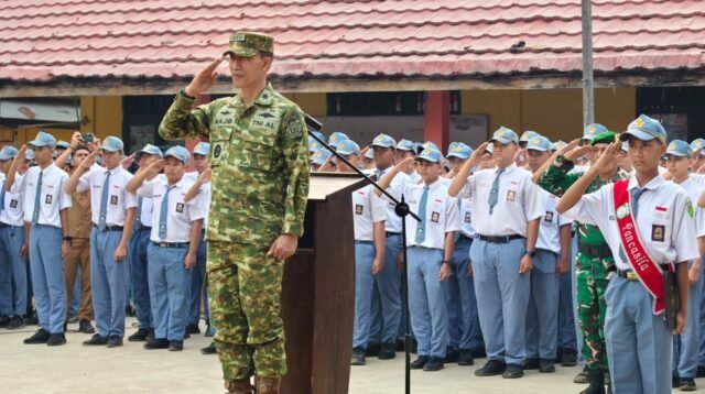 Tim Mabes TNI Latih 250 Pelajar SMKN 1 Paringin Tangani Ancaman Karhutla