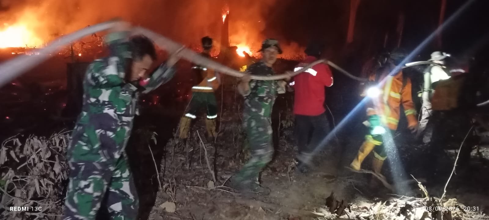 Api di Sangkulirang Padam Setelah Membakar Sekitar 3 Hektare, Petugas Lakukan Pemantauan