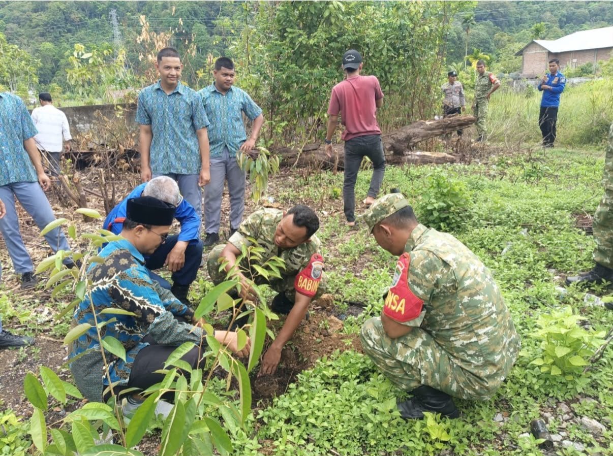 Kodim 0107/Aceh Selatan Lakukan Penghijauan dan Restorasi Mangrove Jelang HUT TNI