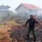 Sigap, Kodim 1707/Merauke dan Warga Padamkan Kebakaran Lahan di Ternate